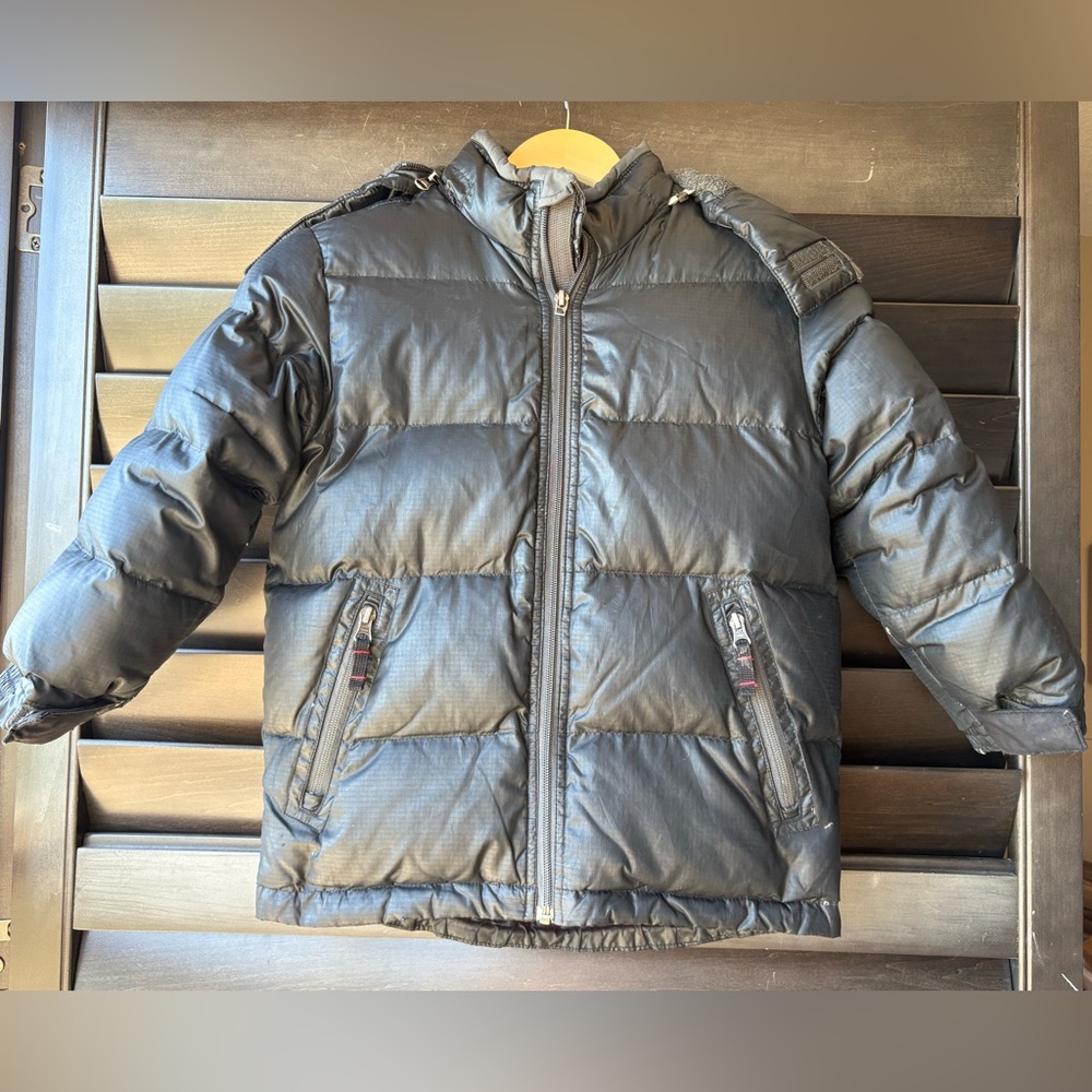 Gap Kids Small (6-7) Black puffer Jacket with detachable hood insulated